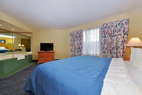 Best Western Plus Superior Inn - Image 4