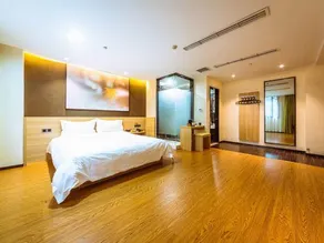 IU Hotel Chongqing Jiangbei International Airport - Image 3