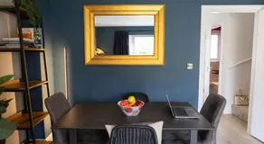 Bensons Hill - Stylish 2-Bed Home with Garden & Parking - Image 3