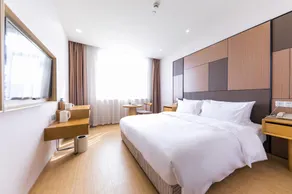 JI Hotel Shanghai Hongmei Road Metro Station - Image 2