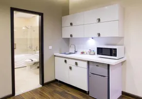 Royaute Luxury Suites and Hotel Gulberg Lahore - Image 3