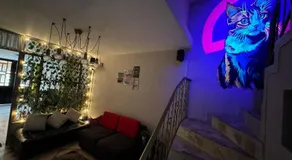Gato Neon Hostel - Image 3