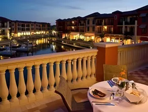 Naples Bay Resort and Marina - Image 5