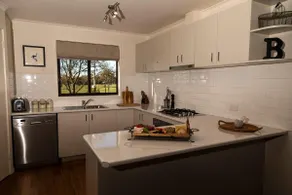 Rabbiter's Cottage - Image 4