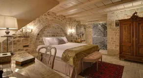 KAMARES Historic Boutique Hotel & Spa - Image 2