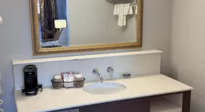 Regency Inn - Image 2