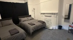 Spacious quadruple near city centre train station & Hospital - Image 2