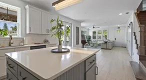 The White House Island,Beach,Hot Tub,Downtown - Image 3