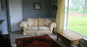 Bungalow in lovely setting.Ten minutes to Longleat - Image 2