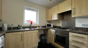 Crownford Guesthouse - Close to Hanley centre and University - Image 2