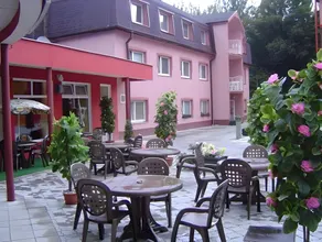 Garni Hotel Anne-Mary - Image 3