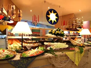 International Beach Hotel - Image 5