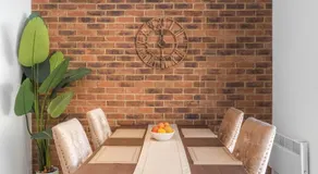 Maison Hammoud, Luxury Rooms in Wembley - Image 5