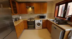 London Luxury 6 Bedroom Family House Sleeps 12 people Parking for 4 Cars Close to tube. - Image 4
