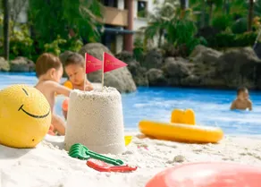 Grand Tropic Suites Hotel - Image 5