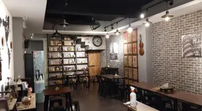 Quiet Hostel - Minquan Inn - Image 3