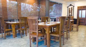 Mount Seven Holiday Inn - Image 5