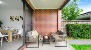 Entire home in Austral, Australia - Image 4