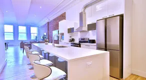 Yulux Old Montreal luxurious apartments - Image 3