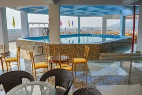 Hotel Landmark - Image 2