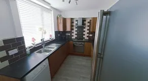 Ecclesfield Cottage - Two Bedrooms in Sheffield near Peak District with fast Wi-Fi, off-street parking and garden - Image 4