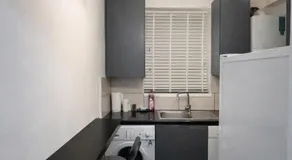 Midnight Horizon - shared bathroom - Image 5