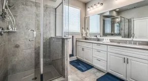 Beautiful 3 story luxury home close to the fun! - Image 2
