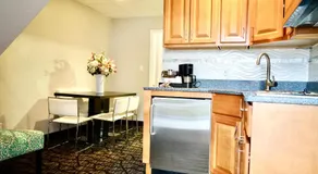 Periwinkle Inn - Image 4
