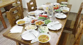 Maia's Guesthouse - Image 4