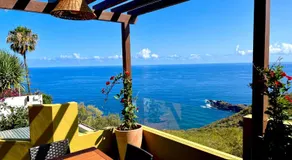 Villa con piscina climatizada y vistas al mar - Image 2