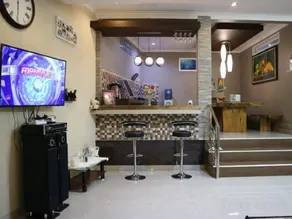 Van House - Image 3