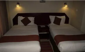 Kessa's Chalets Guest House - Image 2