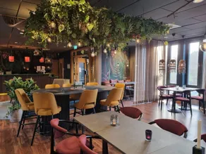 Room in a Hotel With Free Breakfast - Image 5