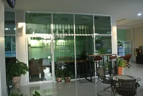 Chic Living Hotel - Image 4