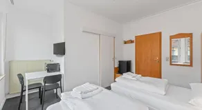 Monteurapartments in Heidenheim NEU Küche Smart TV WIFI - Image 2