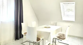 Schneider Apartments - Image 5
