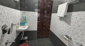 Anjali Home Stay - 10 mins from airport - Image 2