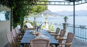 Storica Villa sul Lago di Como con darsena privata - Image 3