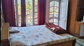 Harmony Homestay Couple & Family friendly prime location Easy access to Mall Rd -City view-Wifi- kitchen-Smart tv Netflix - Image 2