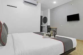 Townhouse De Alphabet Hotel - Image 2