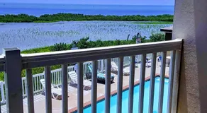 Blue Bay Inn and Suites - Image 2