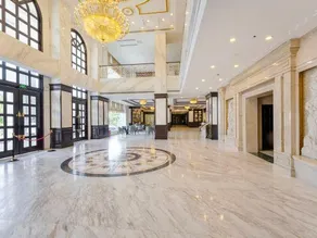 Light Grand Hotel - Image 4