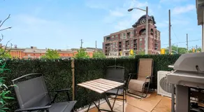 Etobicoke 2 Bedroom Townhouse Close to Waterfront - Image 5