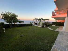 Holiday Home With Unique Views And Private Garden - Image 5