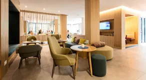 Flora Hotel & Suites - Image 2