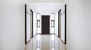 Chateau Hotel & Apartments - Image 3