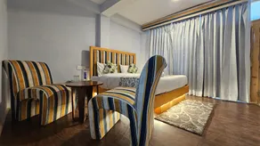 Apple Flower Hotel - Personal Balcony, Lift, Garden and Mountain View - Image 3