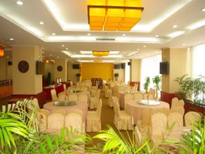 Rezen Hotel Huaxia Xiamen - Image 4