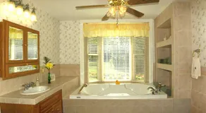 Plain & Fancy Bed & Breakfast - Image 2