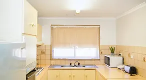 COZY 2 BEDROOM HOUSE /MELBOURNE - Image 5